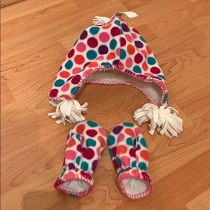 NWT Gap Hat and Mitten set. Toddler M/L
